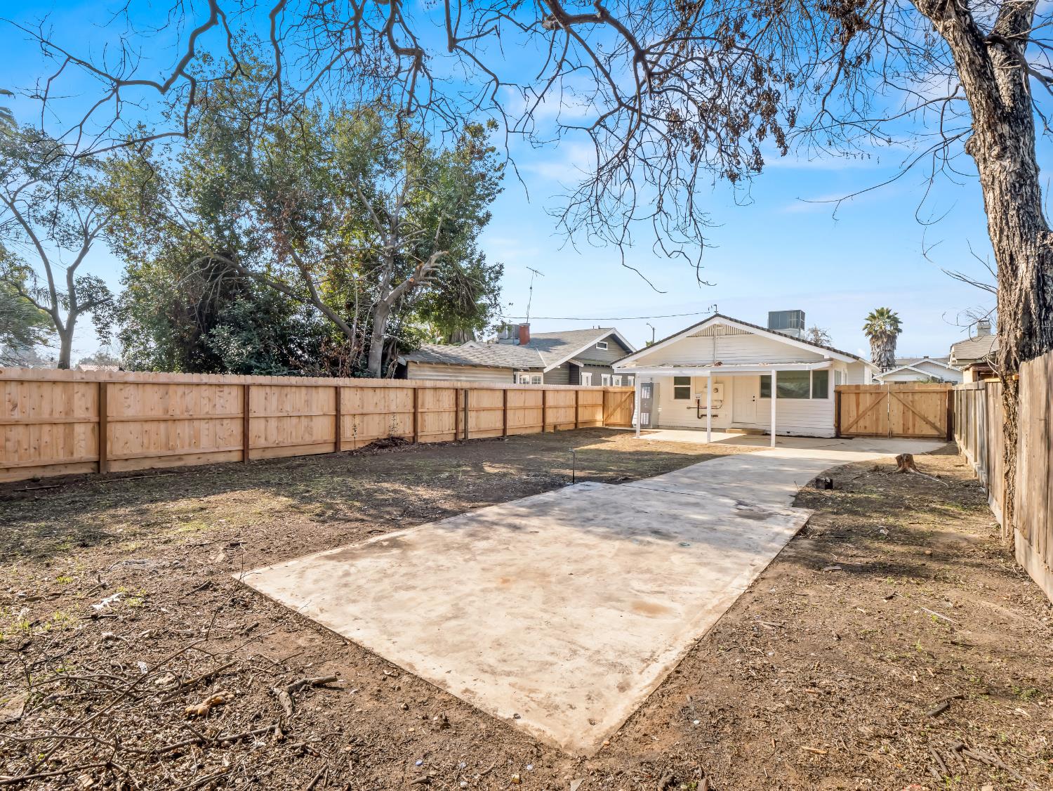 954 N Safford Avenue