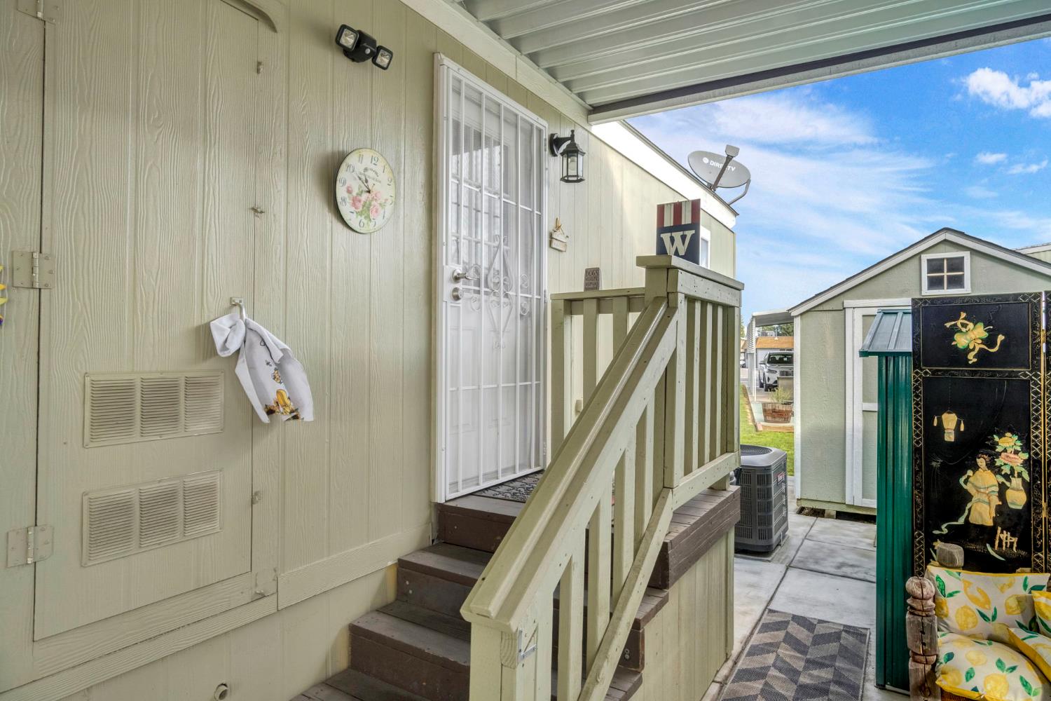 1650 Villa Avenue # 9