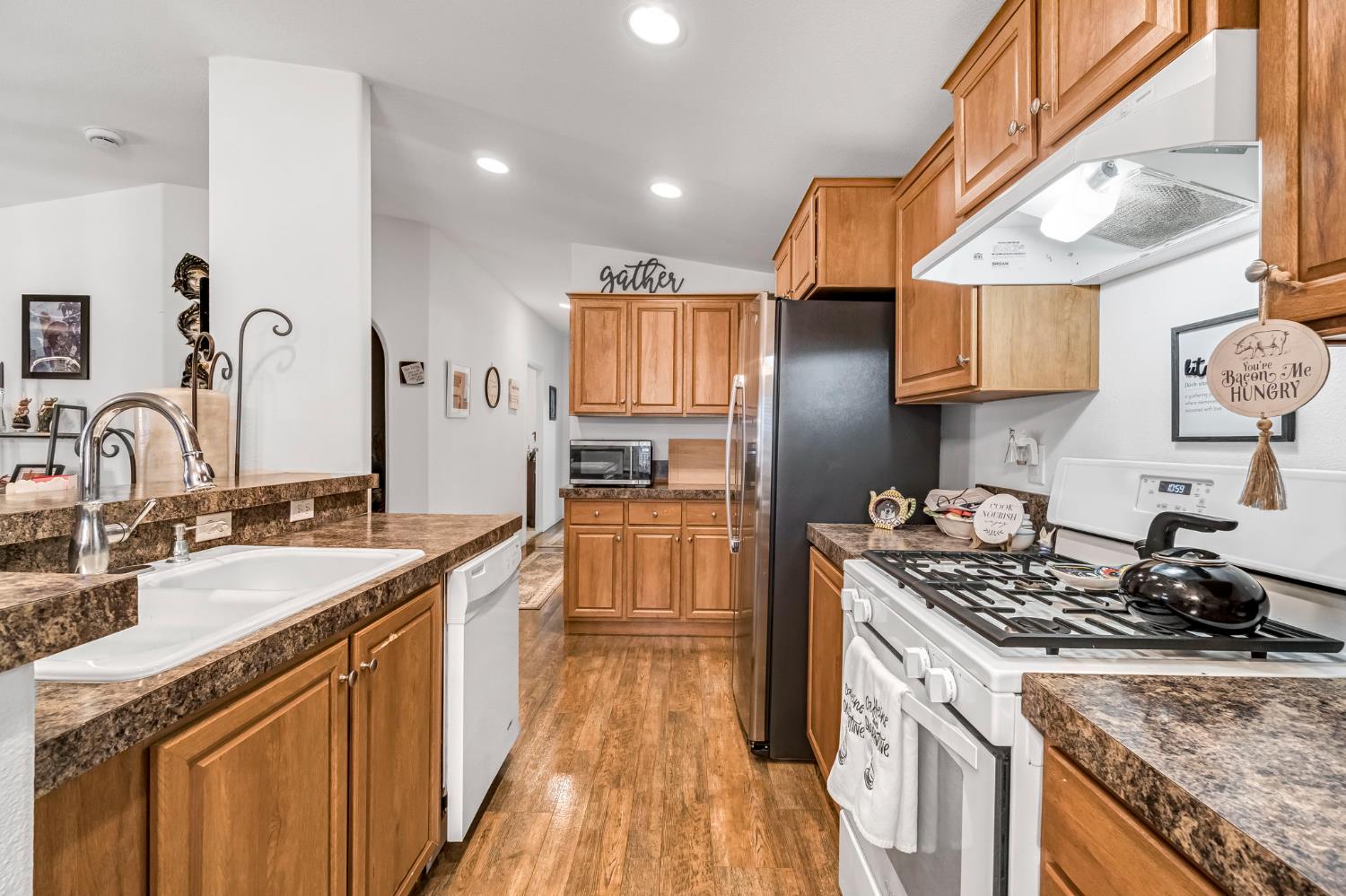 1650 Villa Avenue # 9