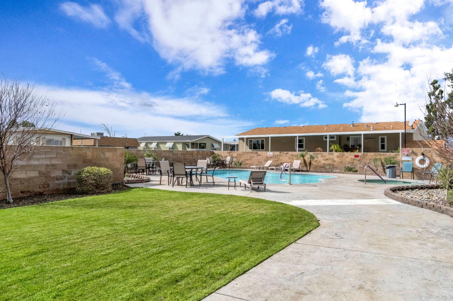 1650 Villa Avenue # 9
