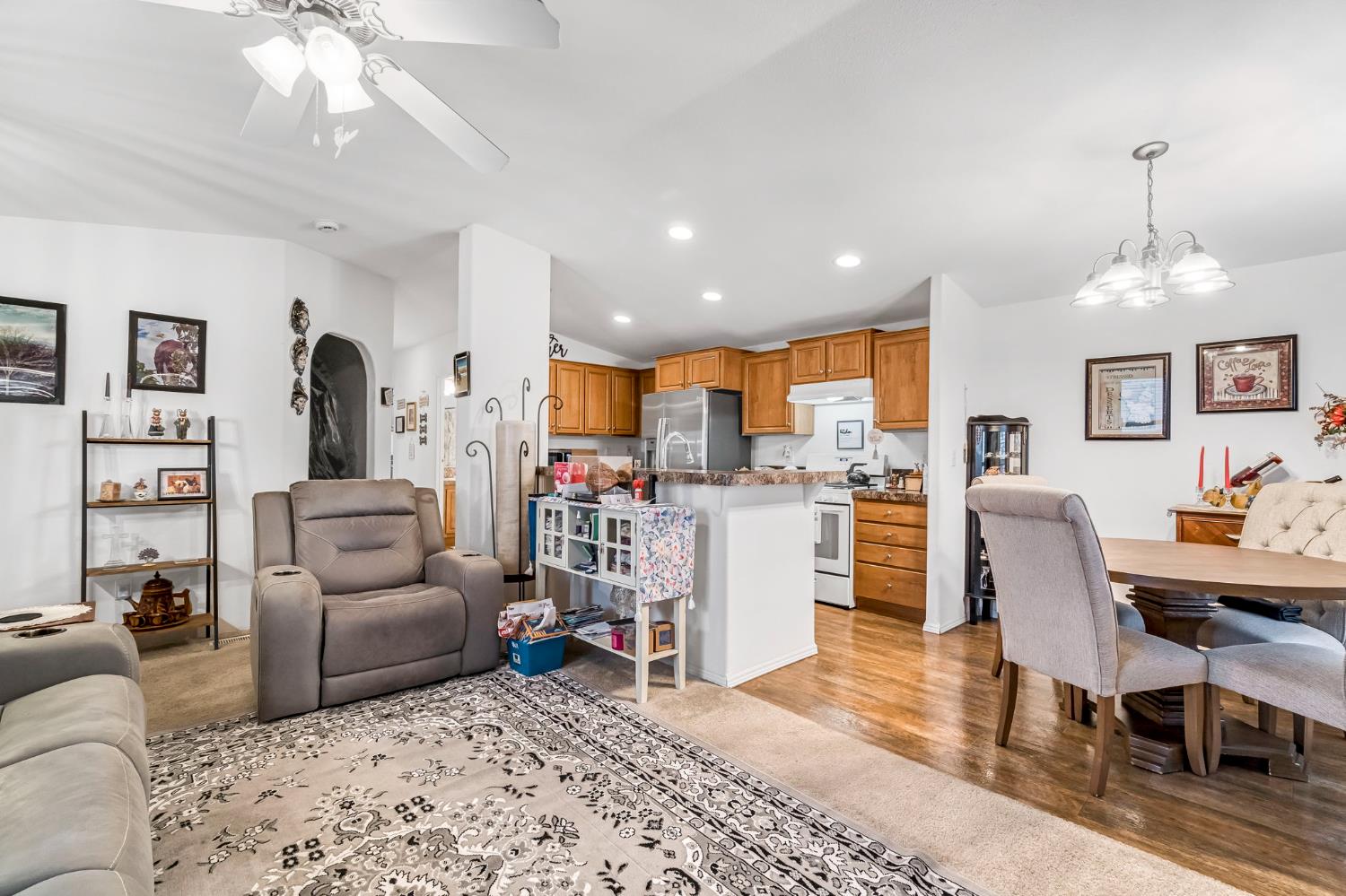 1650 Villa Avenue # 9