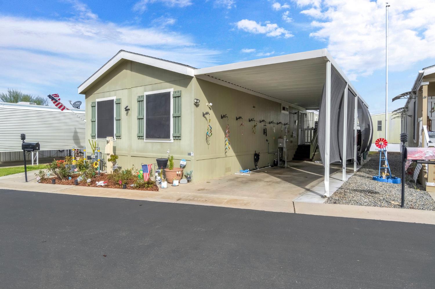 1650 Villa Avenue # 9