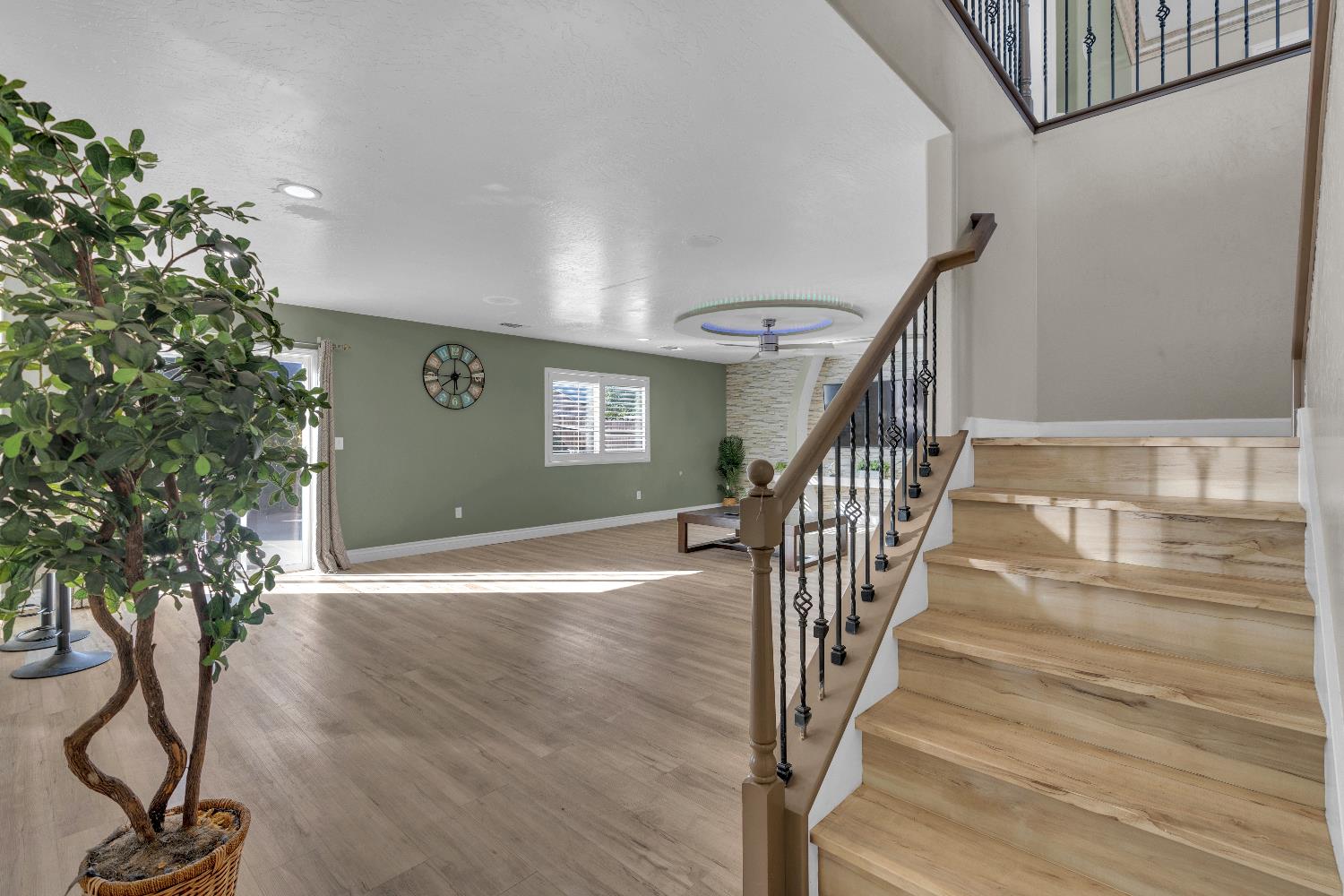 4729 N Rumi Avenue
