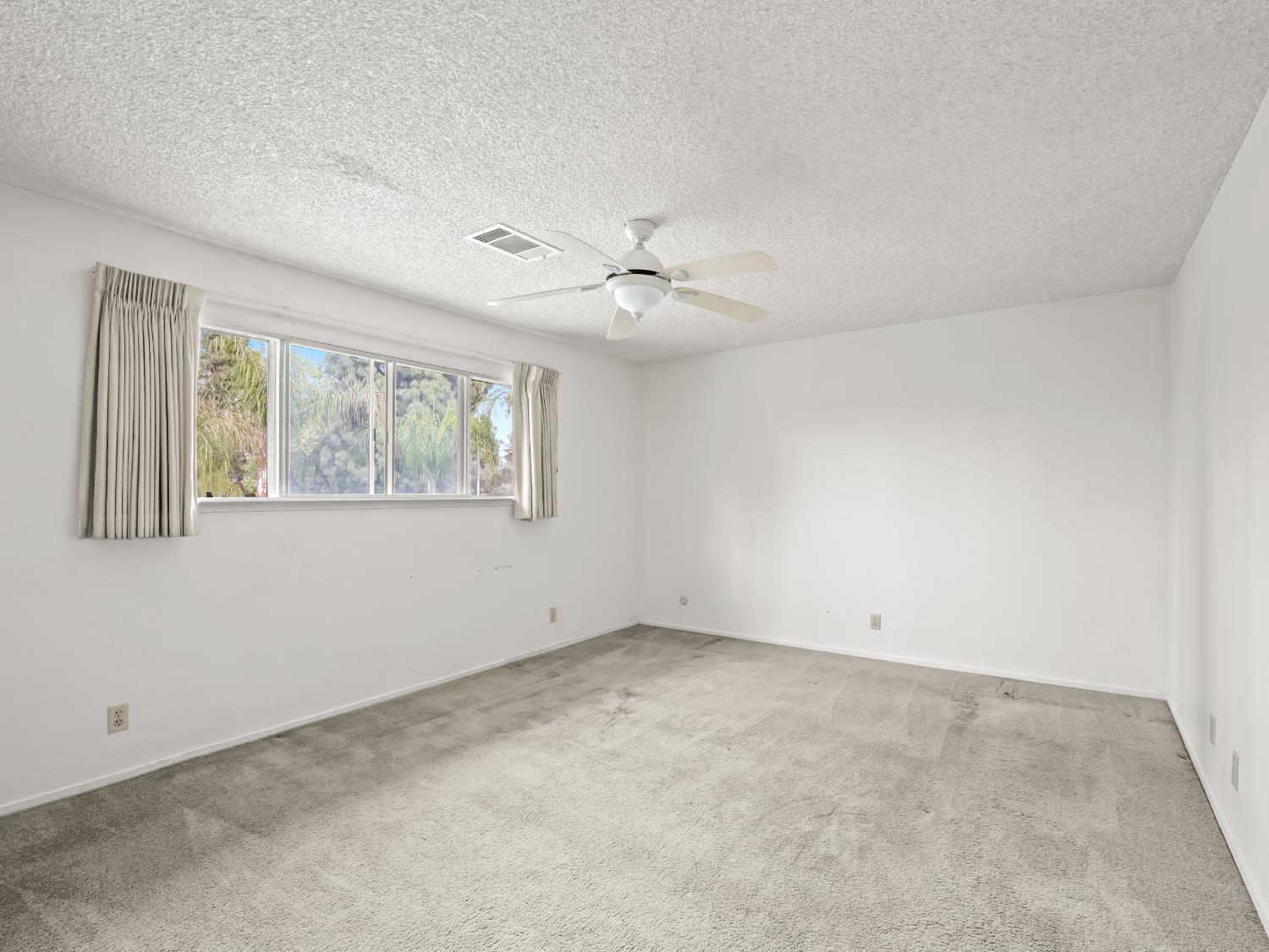 5197 E Hamilton Avenue