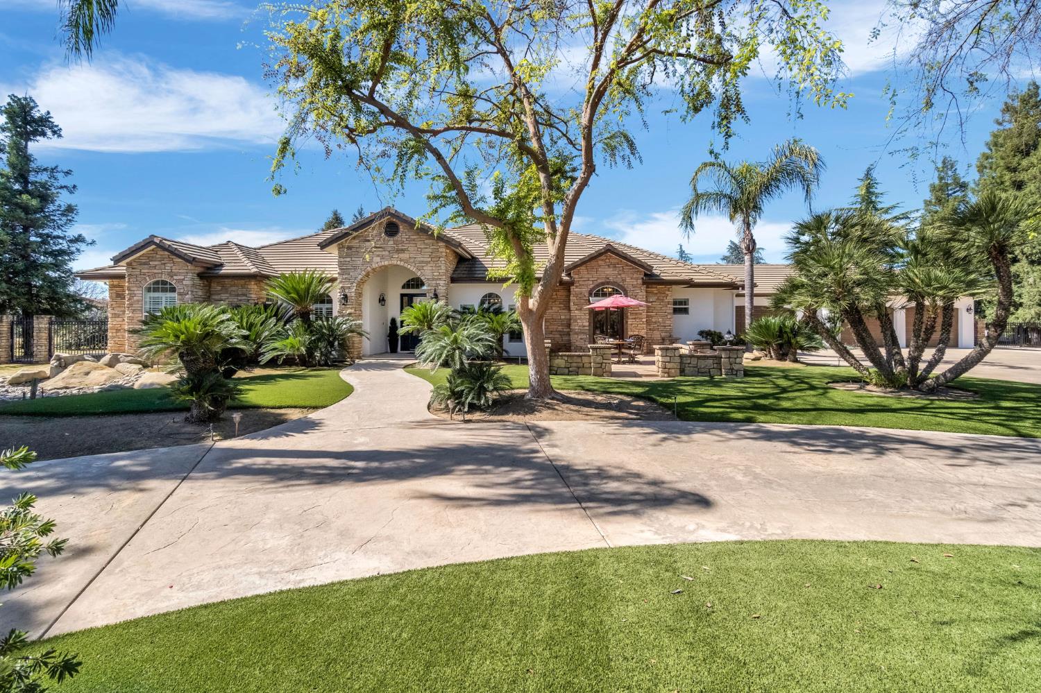 6766 E Carmalee Lane