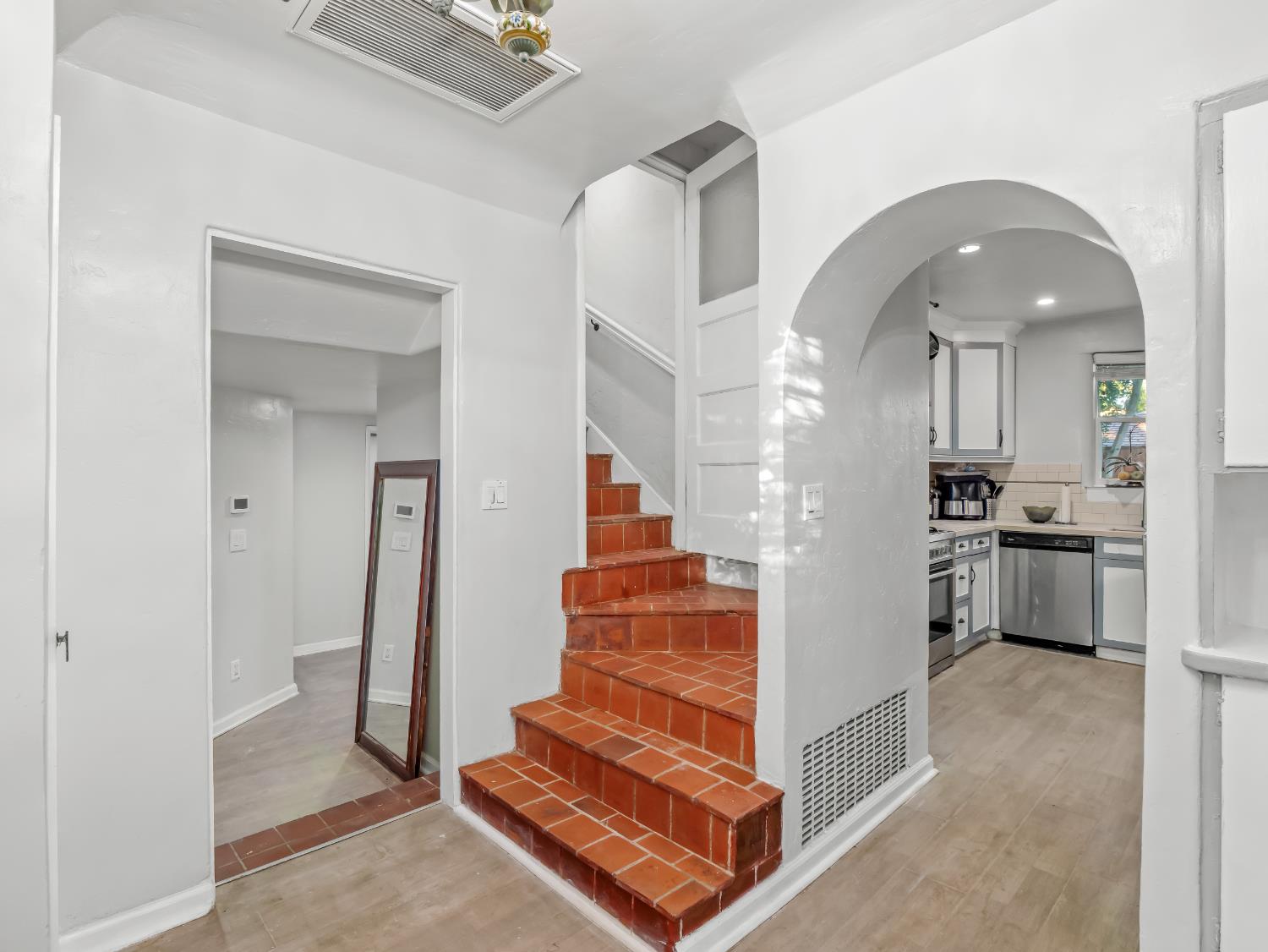 4012 N Wishon Avenue