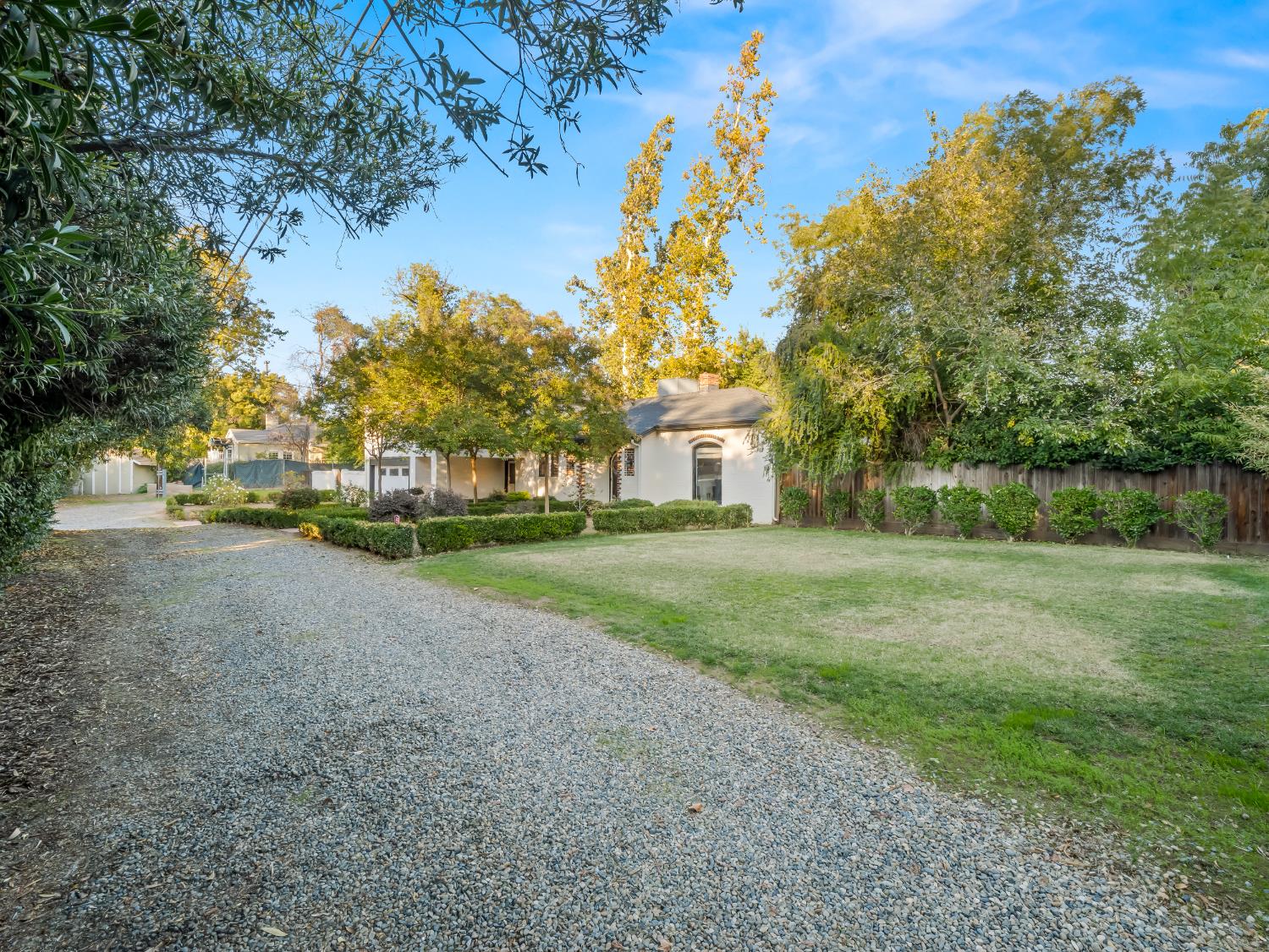 4012 N Wishon Avenue