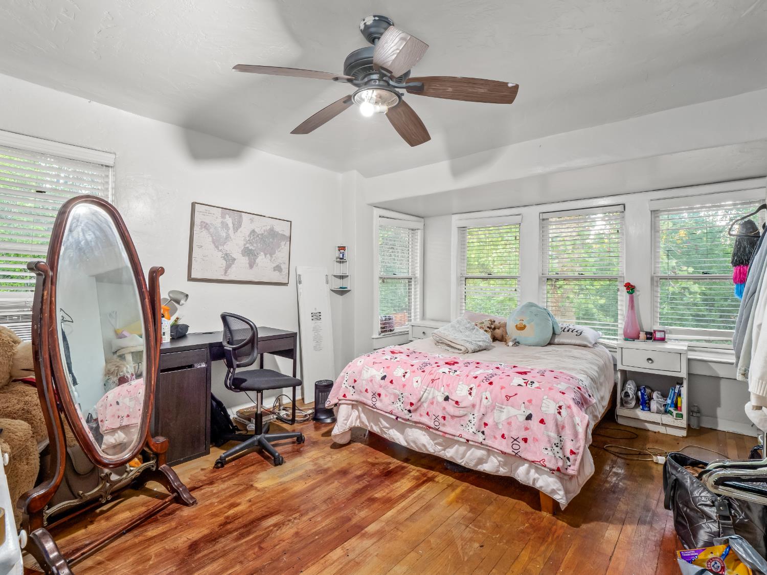 4012 N Wishon Avenue