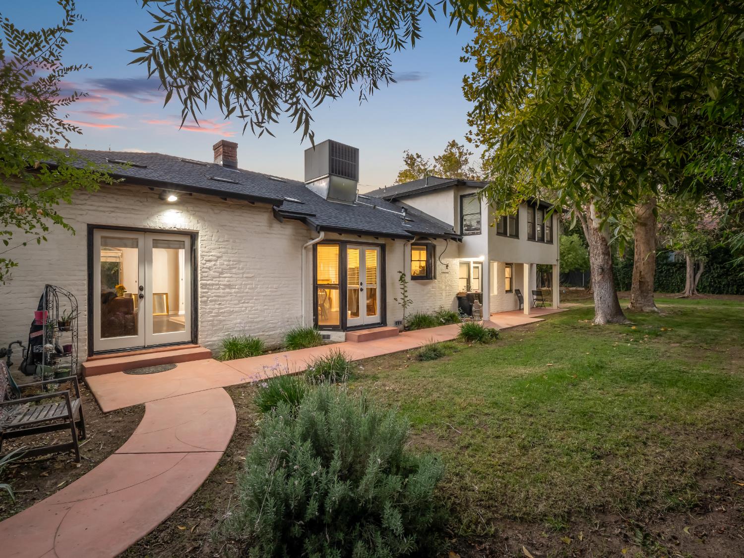 4012 N Wishon Avenue