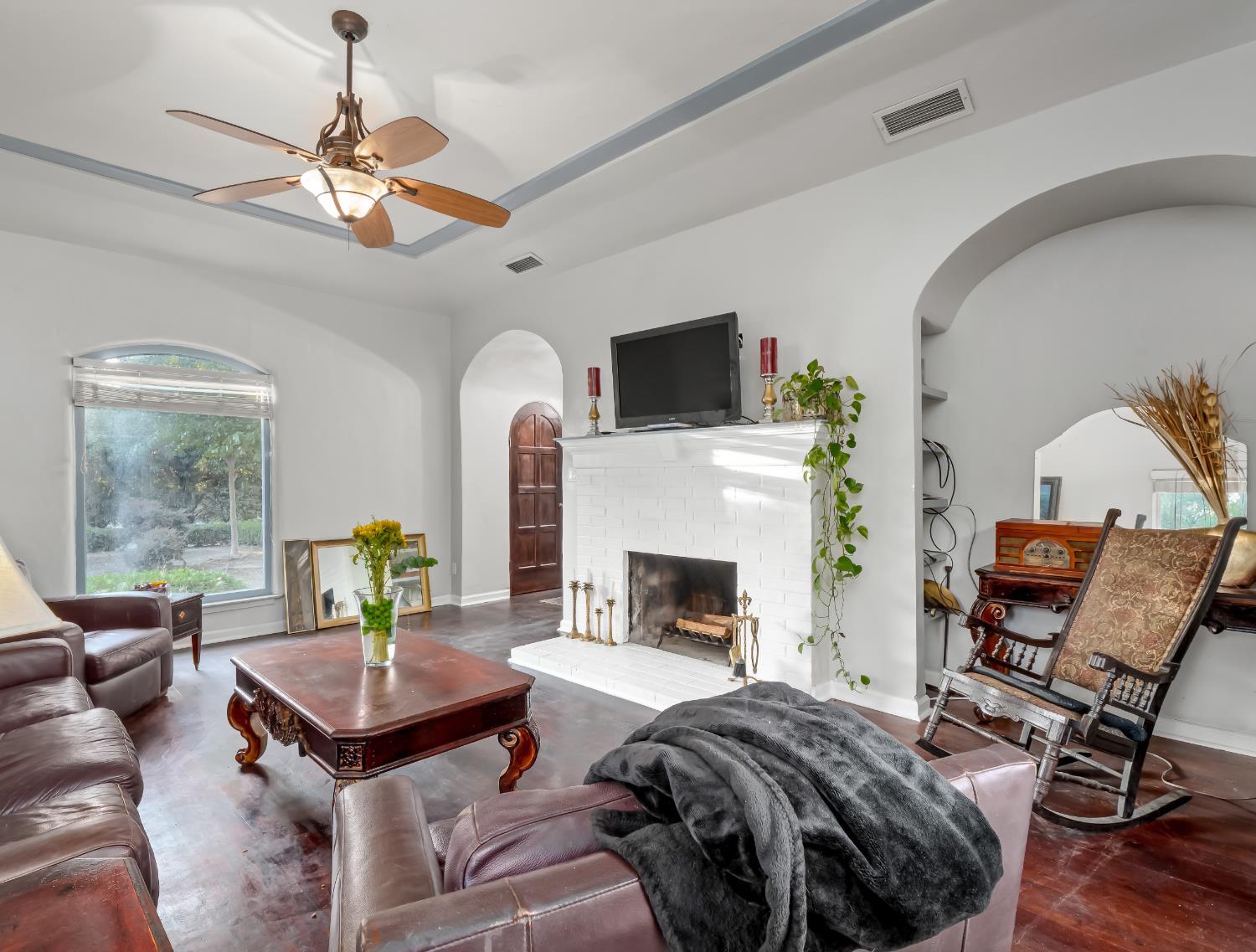 4012 N Wishon Avenue