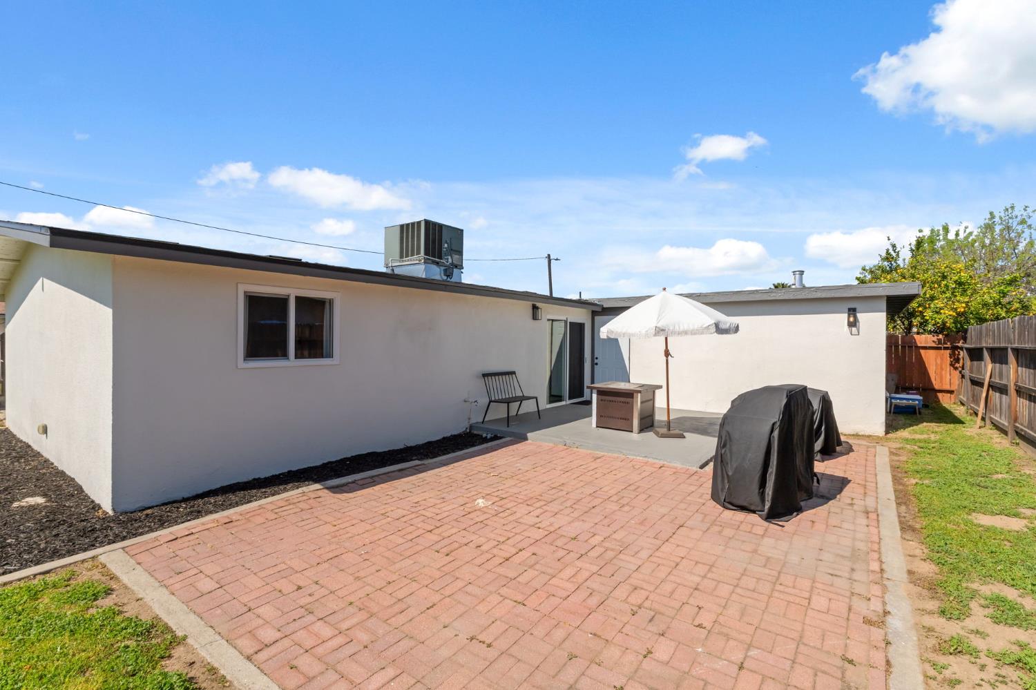 36 Santa Ana Avenue