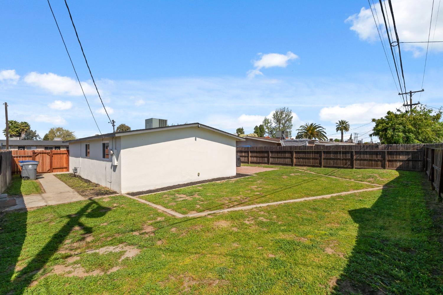 36 Santa Ana Avenue