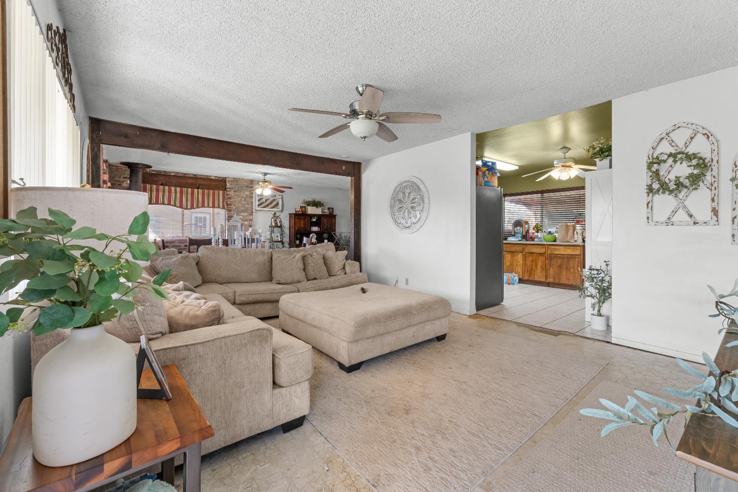 28577 Avenue 14