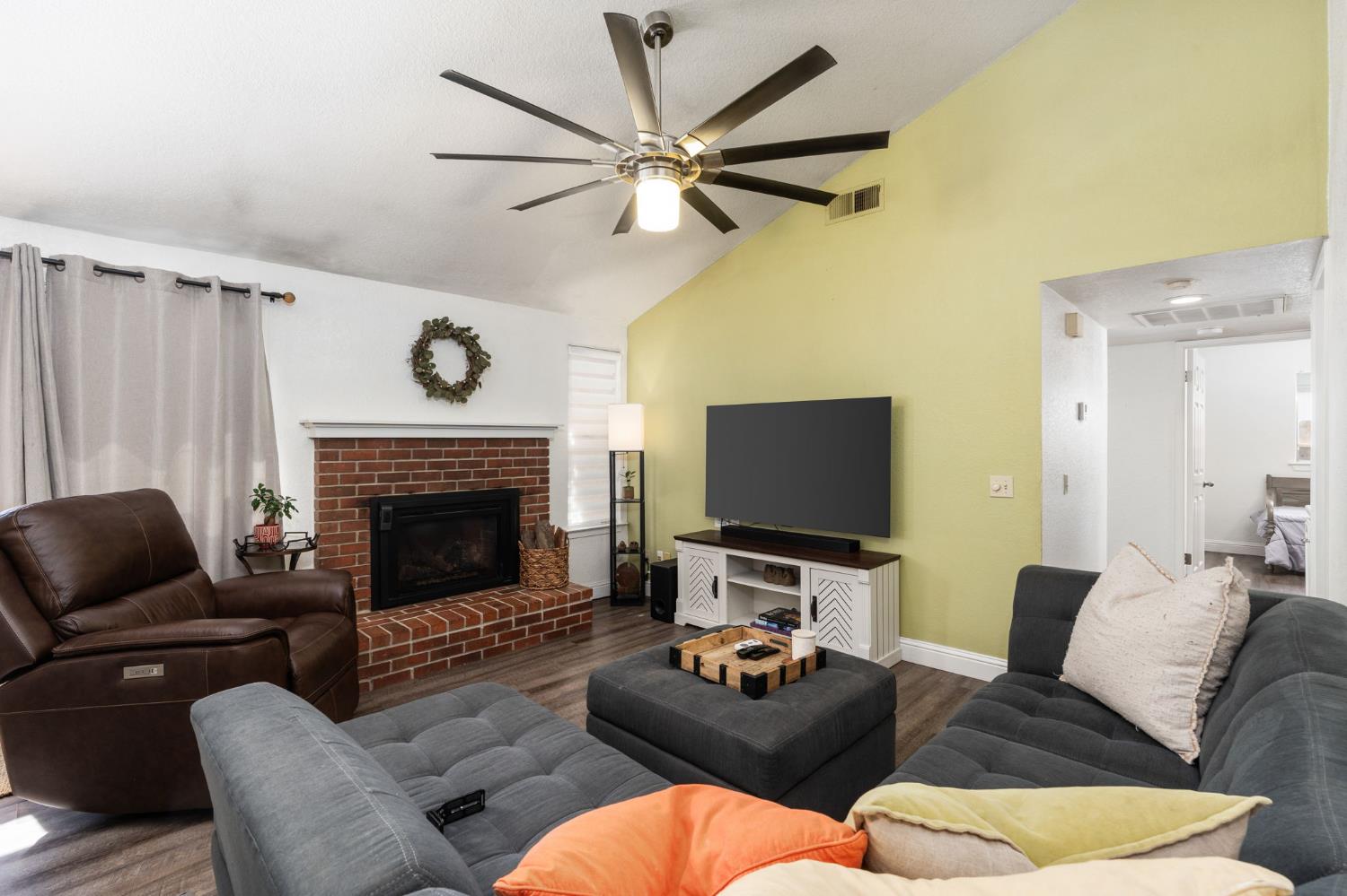 5201 W Griffith Way