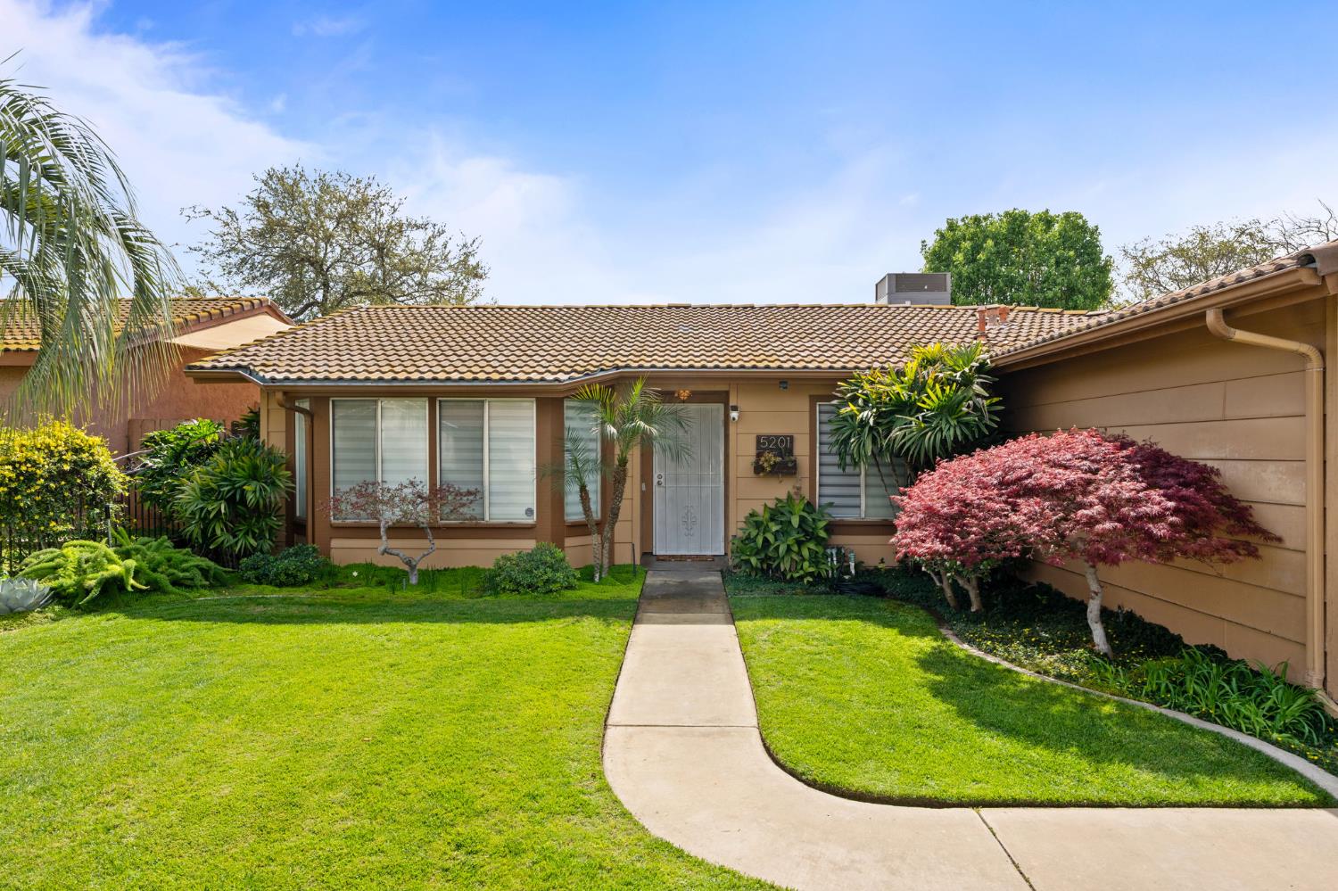 5201 W Griffith Way