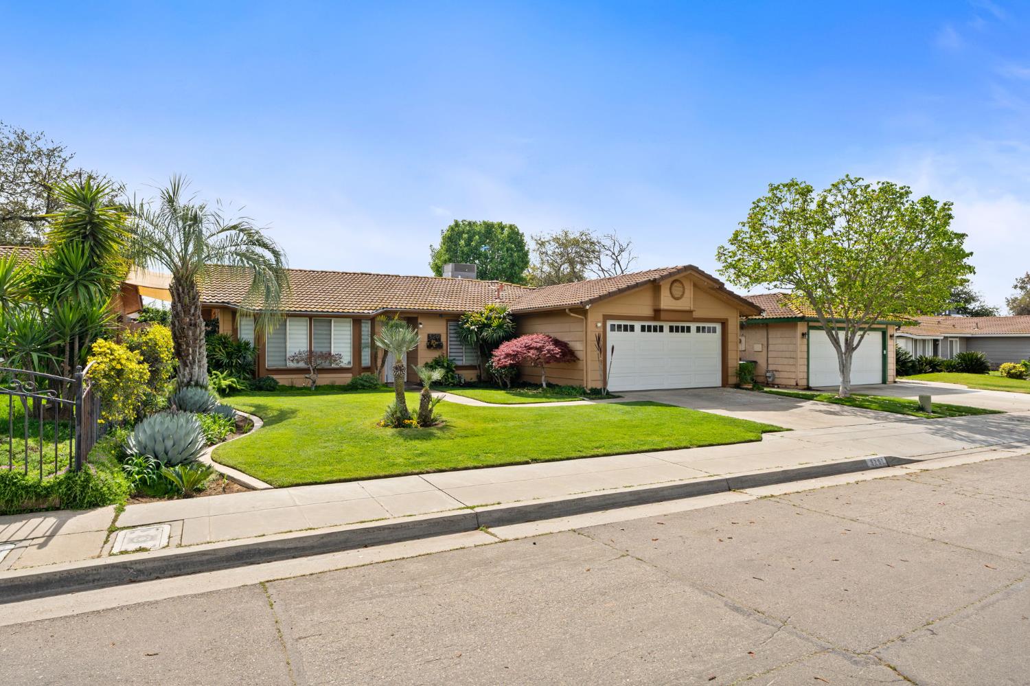 5201 W Griffith Way