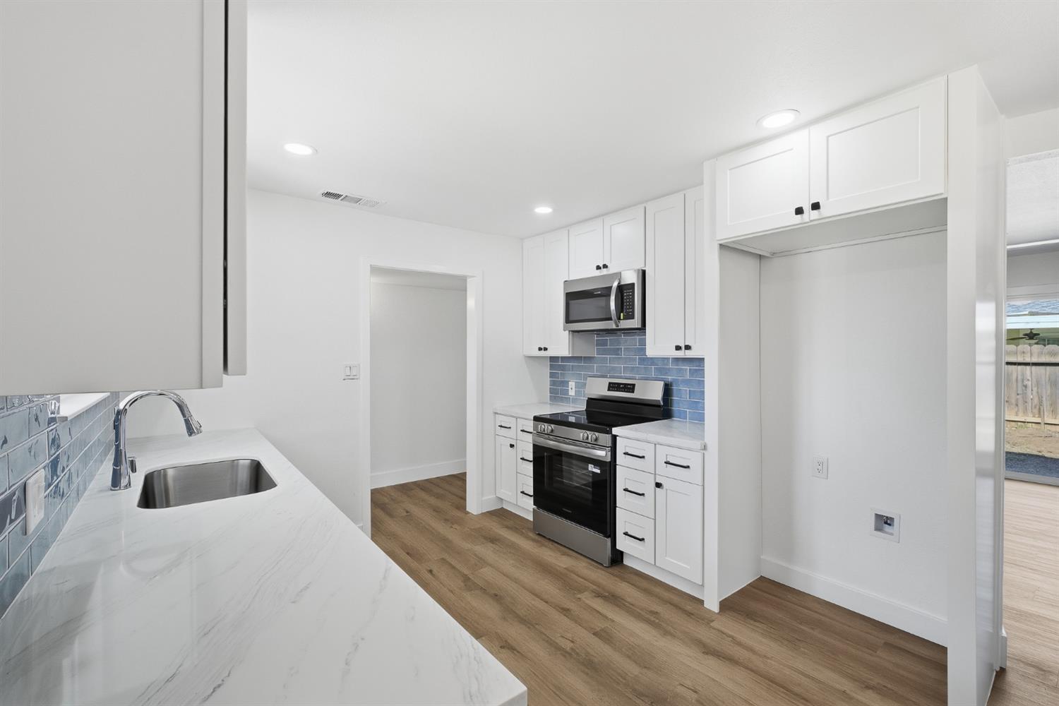 505 W Pico Avenue
