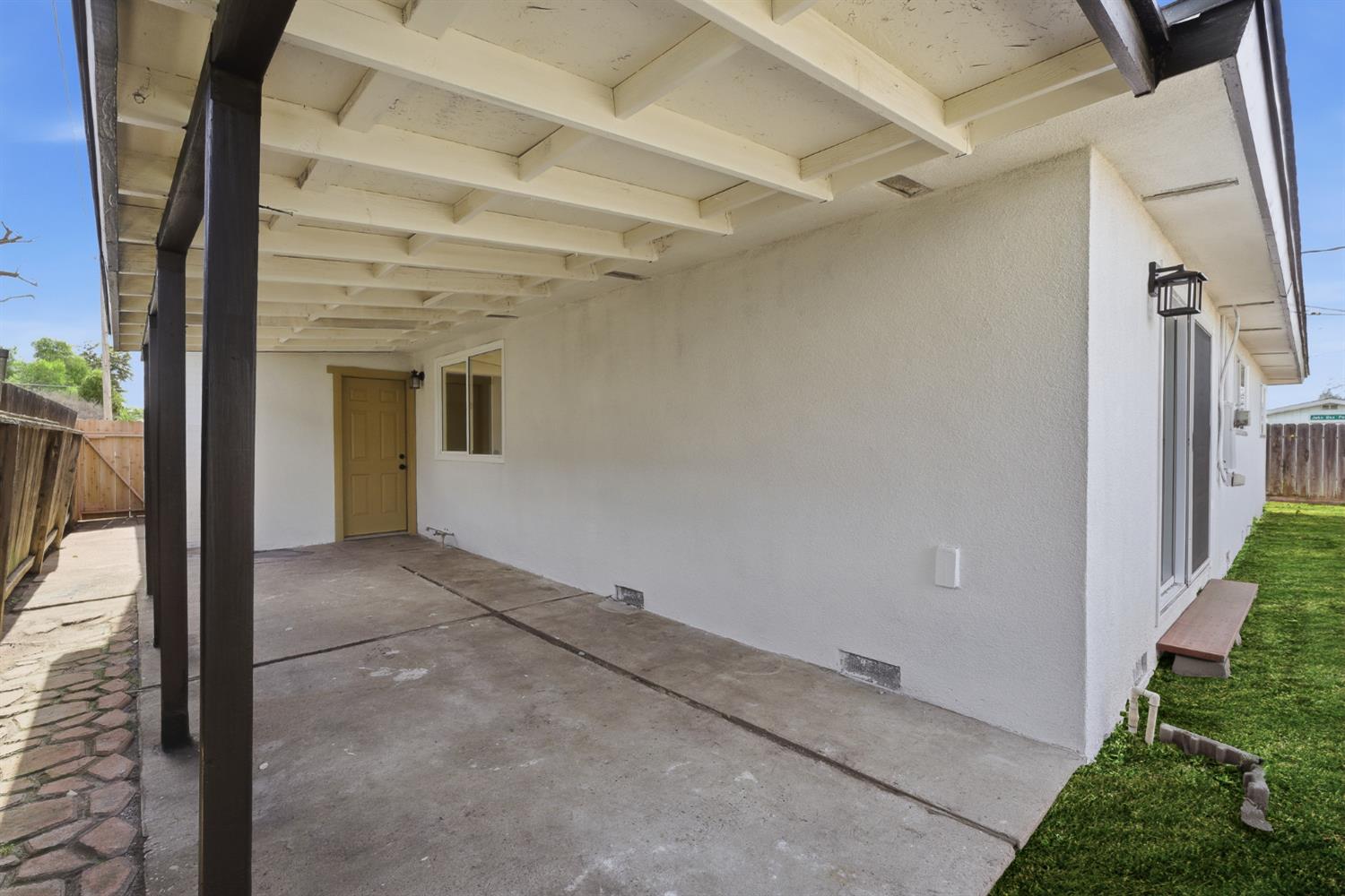 505 W Pico Avenue