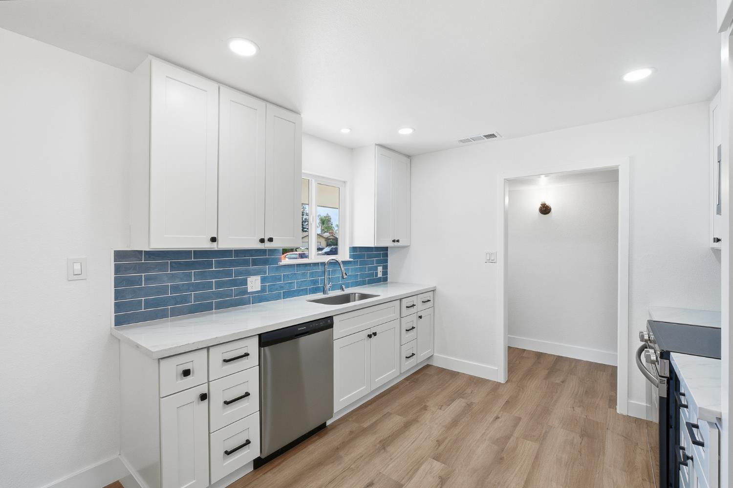 505 W Pico Avenue