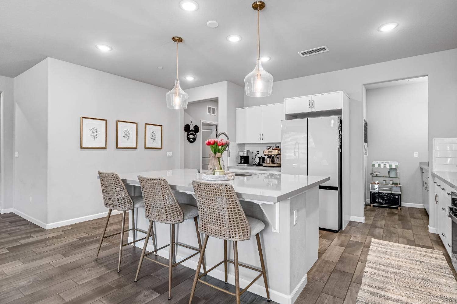 968 Pinnacle Drive W
