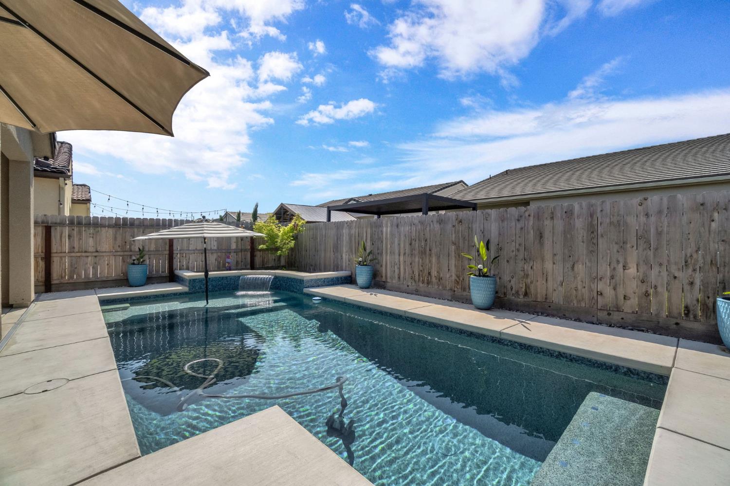 968 Pinnacle Drive W