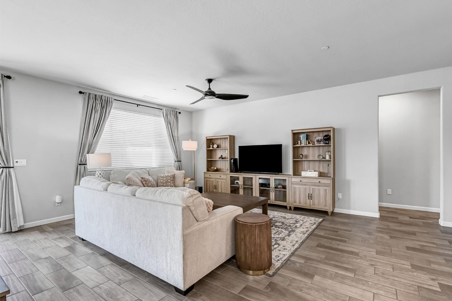 968 Pinnacle Drive W