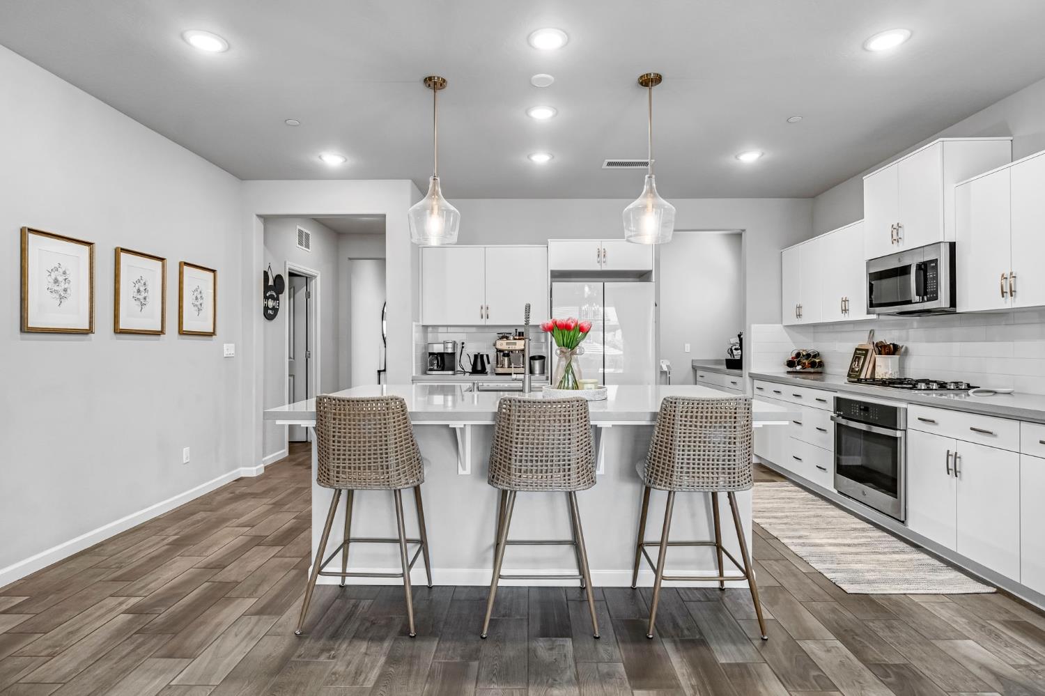968 Pinnacle Drive W