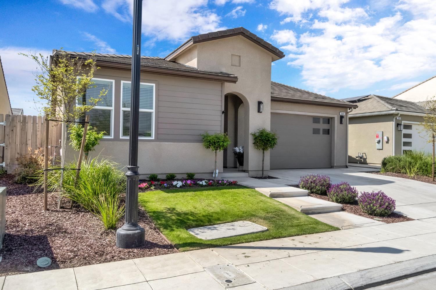 968 Pinnacle Drive W