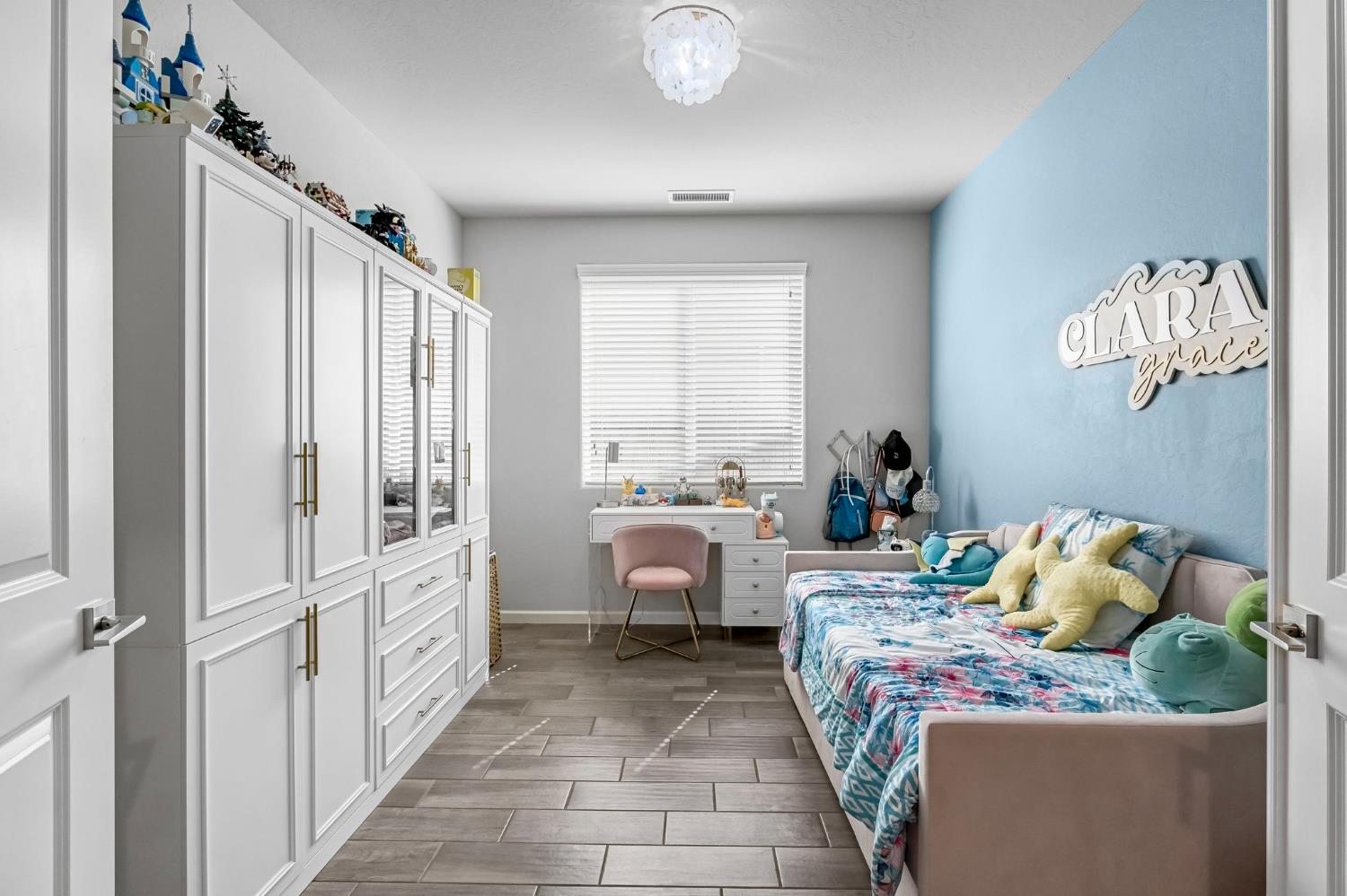 968 Pinnacle Drive W