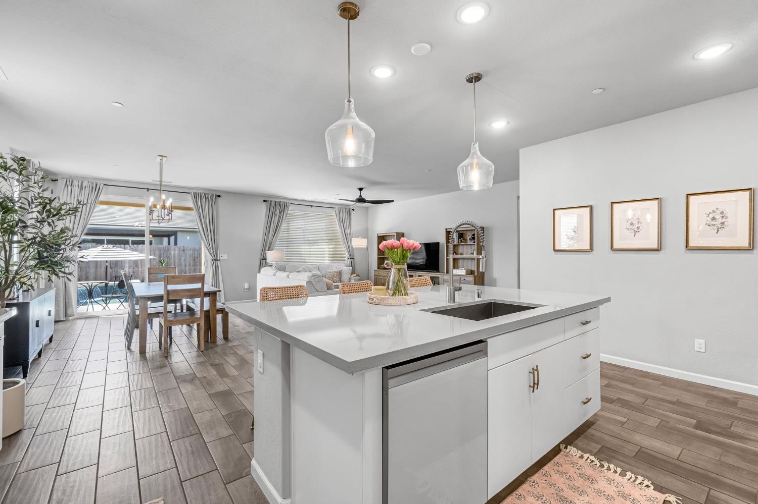 968 Pinnacle Drive W