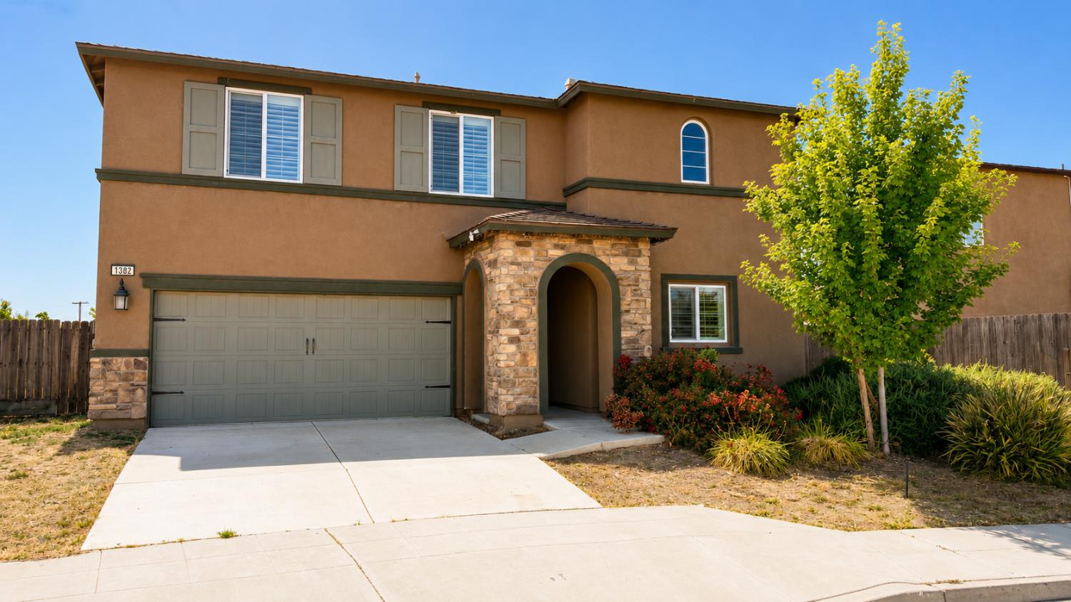 1382 Shoreline Drive