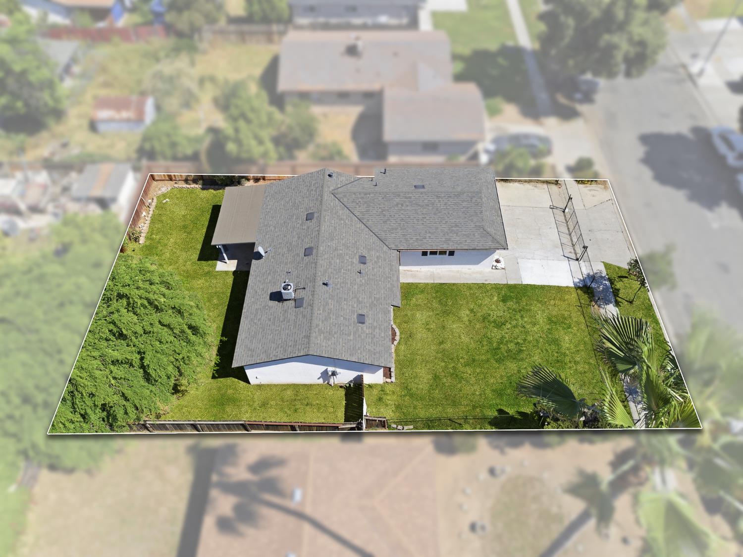 4907 E Platt Avenue