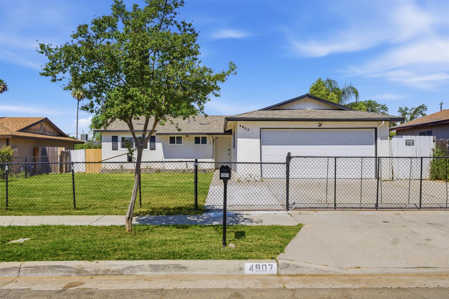 4907 E Platt Avenue