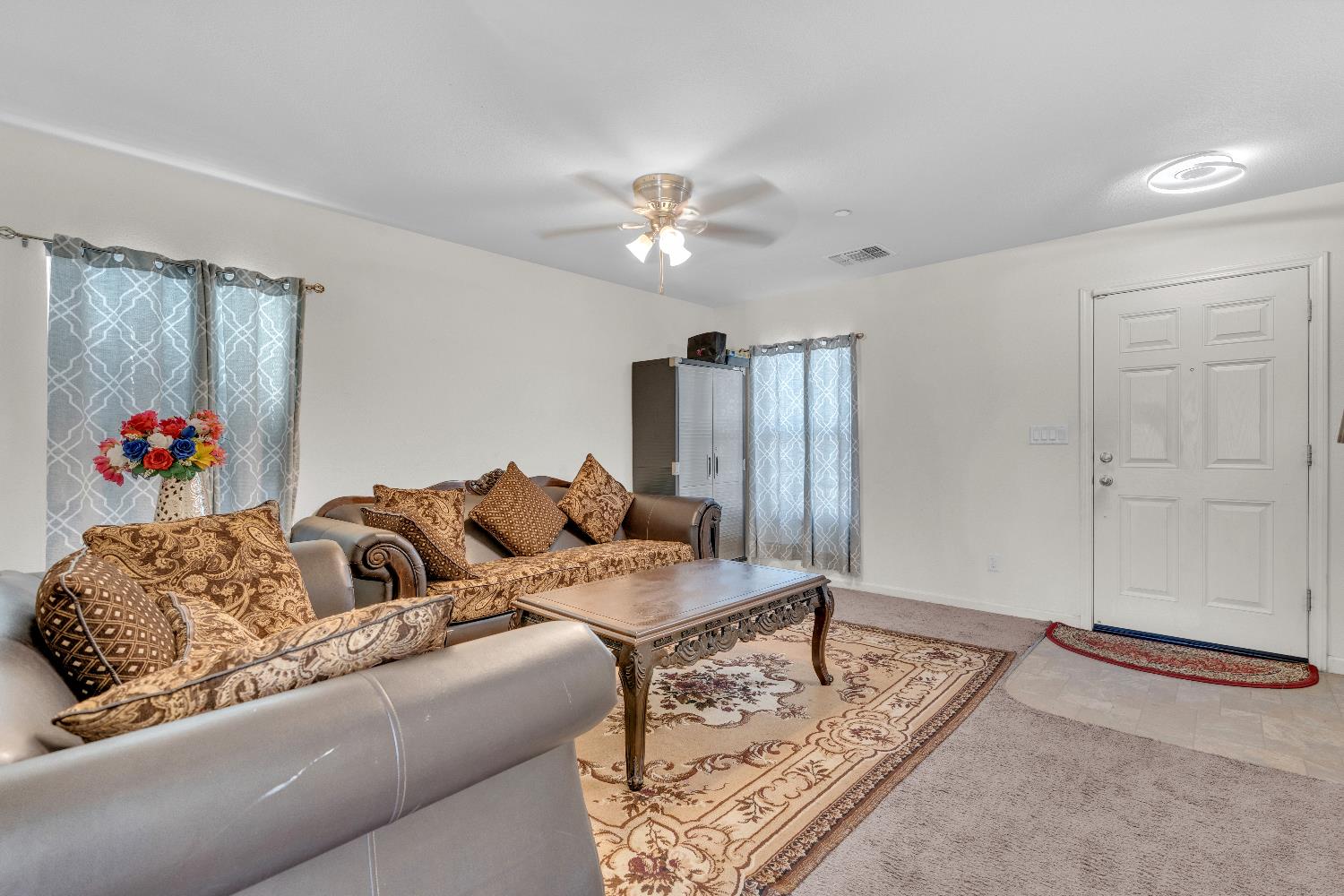 4371 W Saginaw Way
