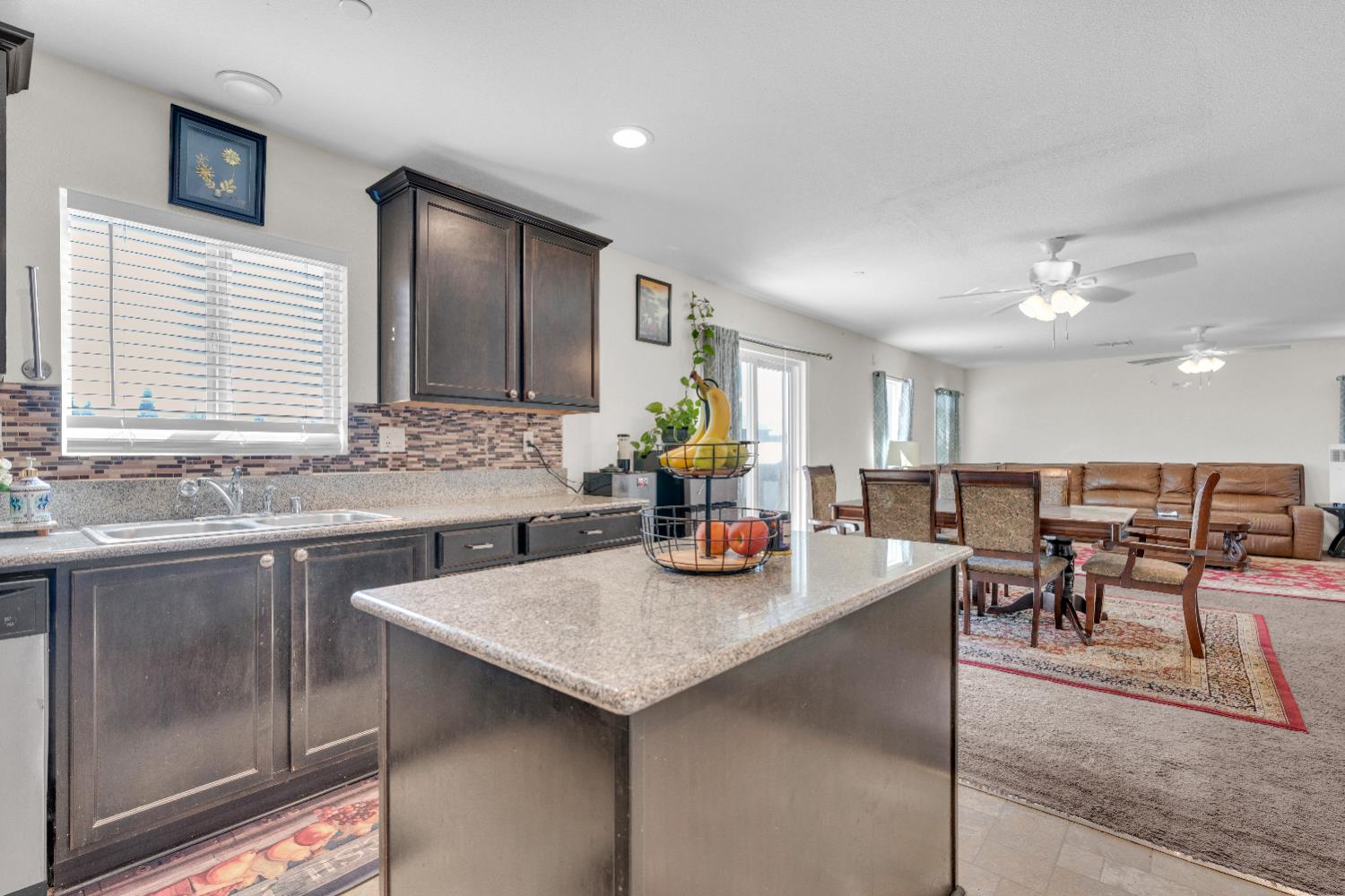 4371 W Saginaw Way