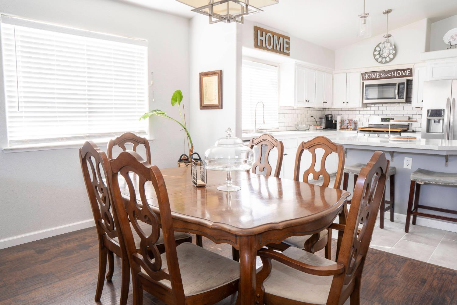 5491 W Roberts Avenue