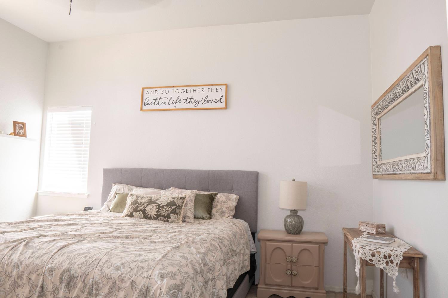 5491 W Roberts Avenue