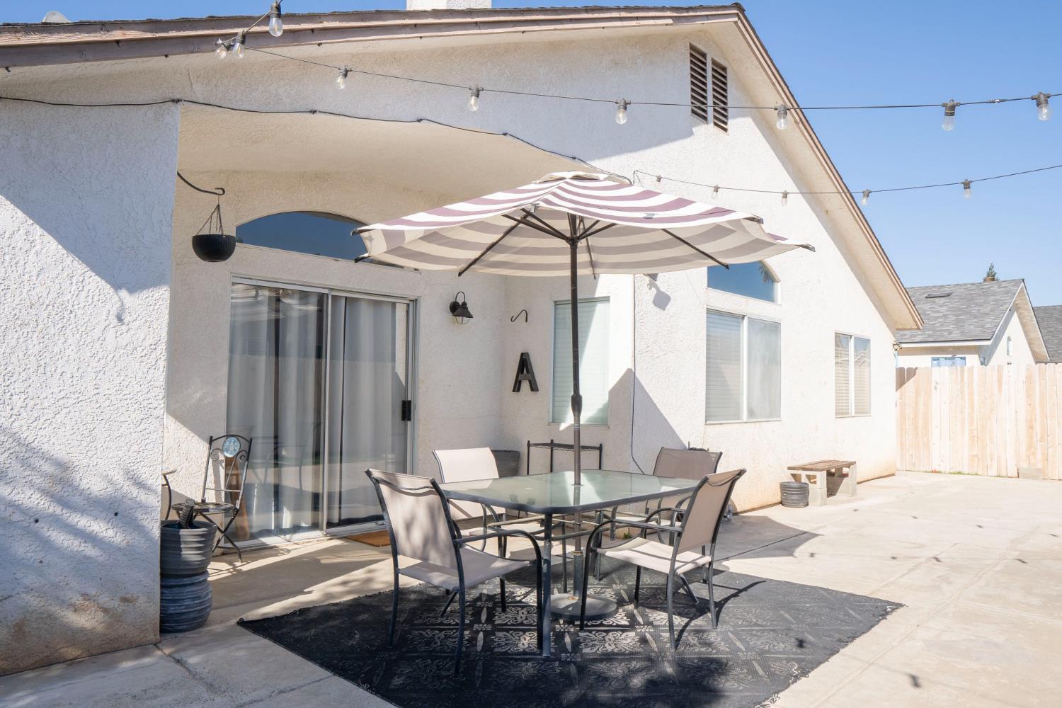 5491 W Roberts Avenue