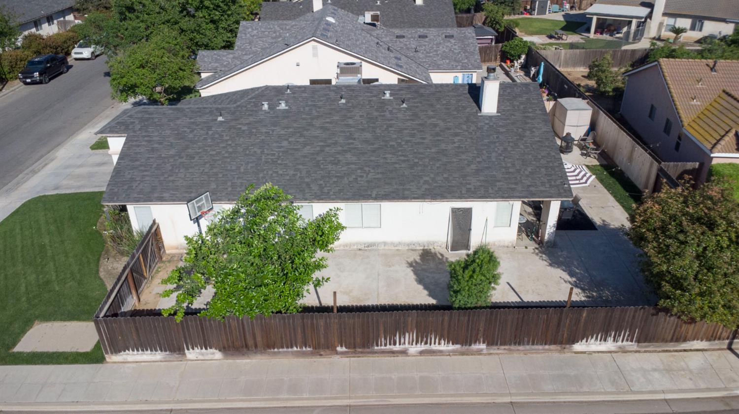 5491 W Roberts Avenue