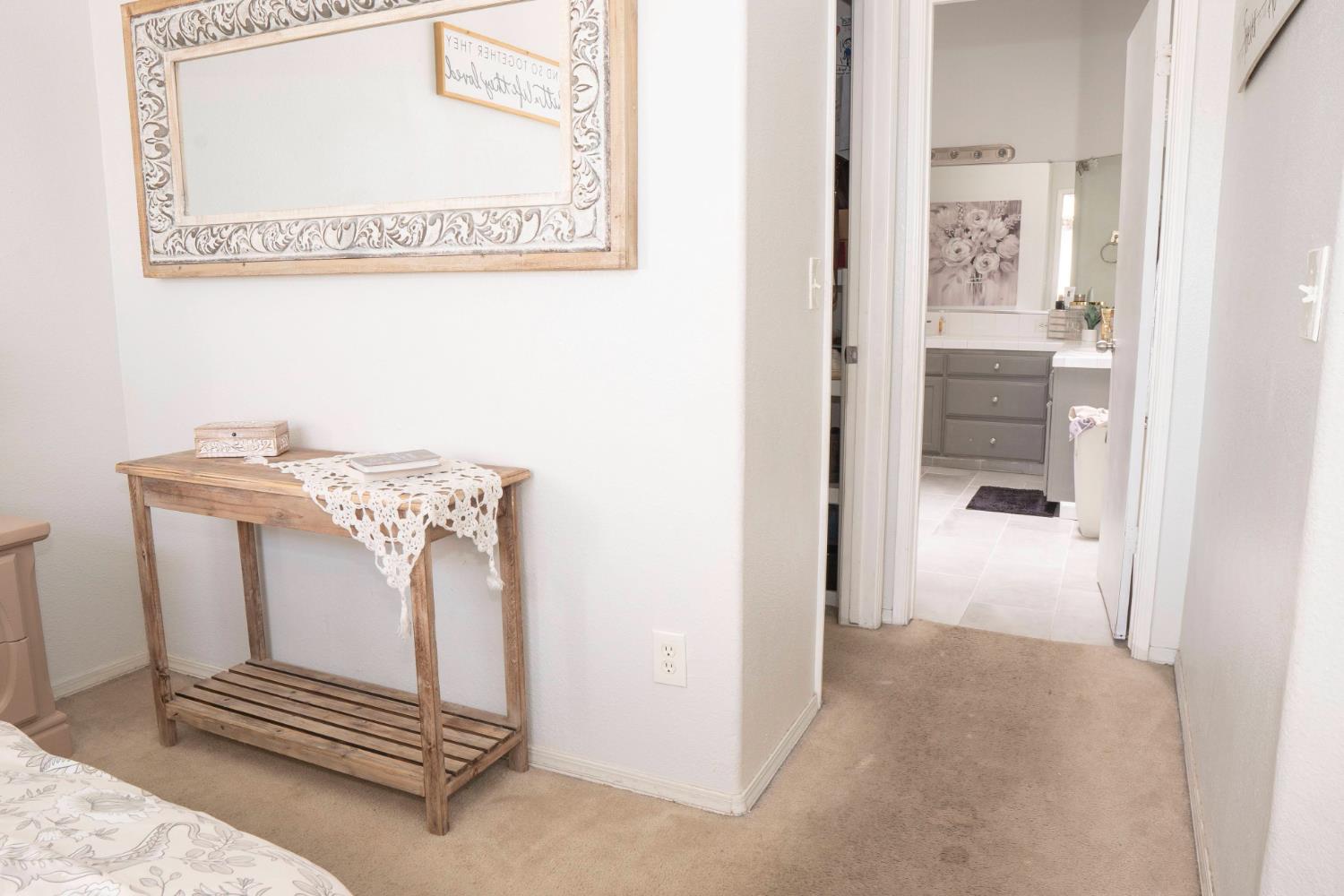 5491 W Roberts Avenue