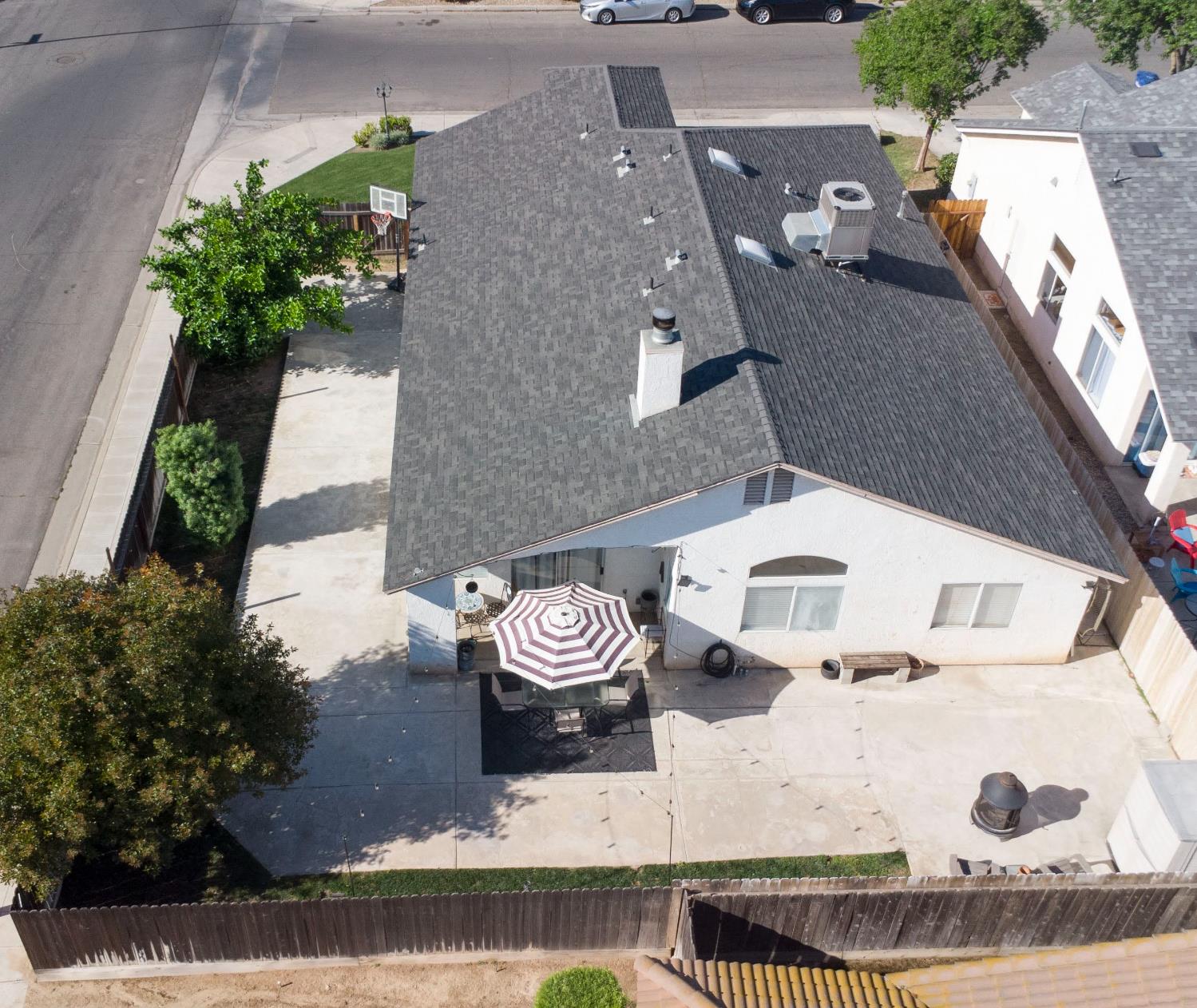 5491 W Roberts Avenue