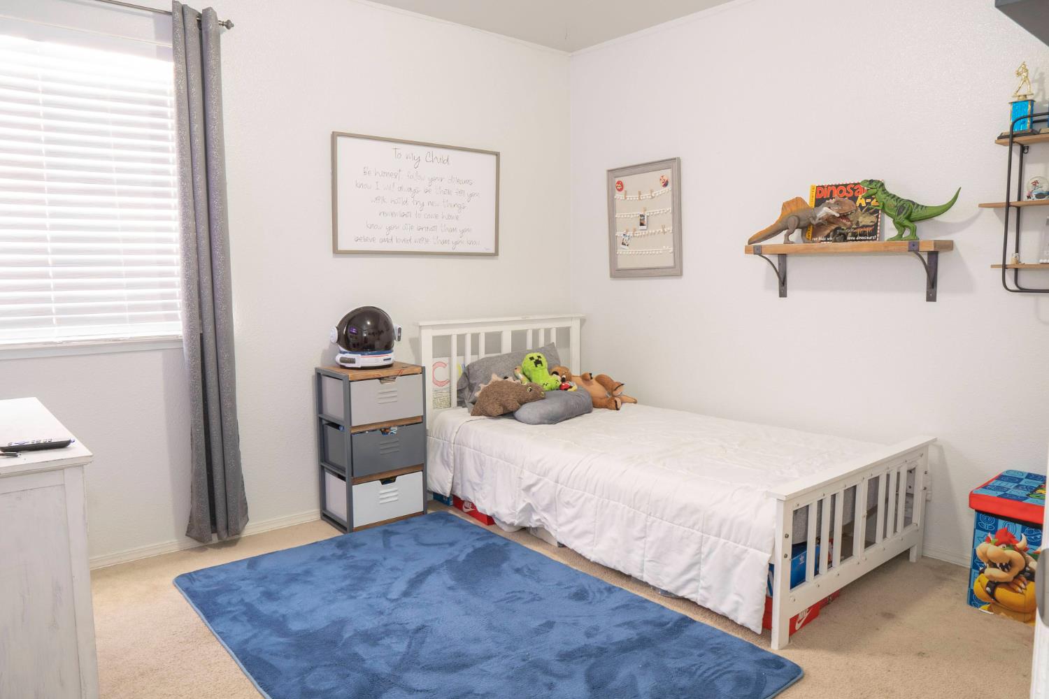 5491 W Roberts Avenue