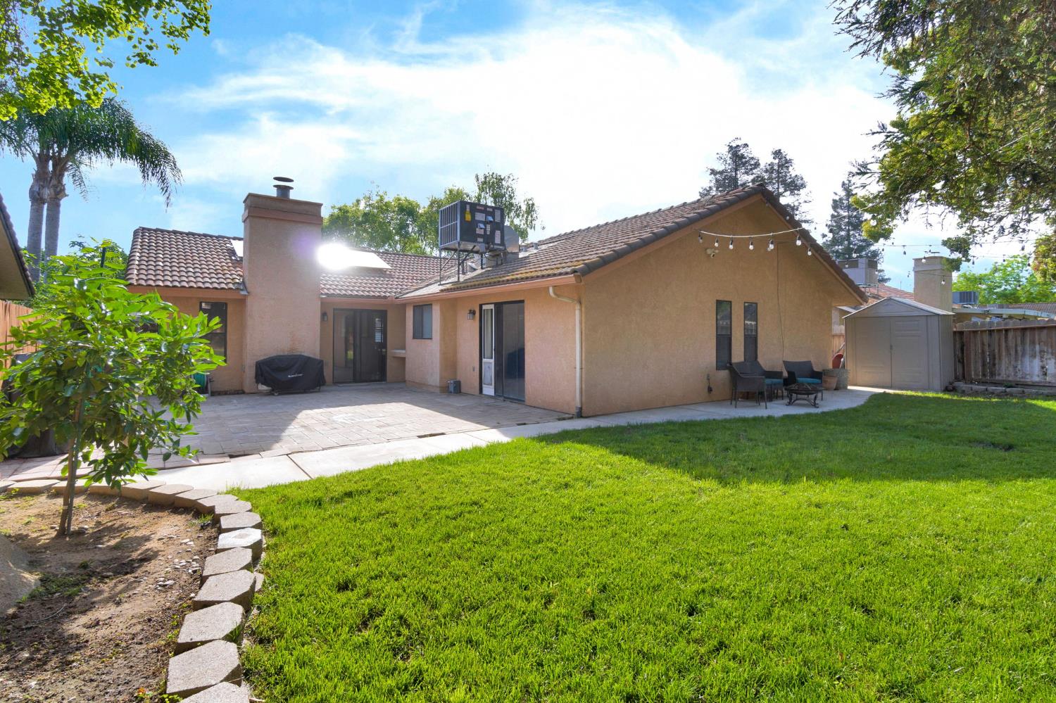 6241 N Lodi Avenue