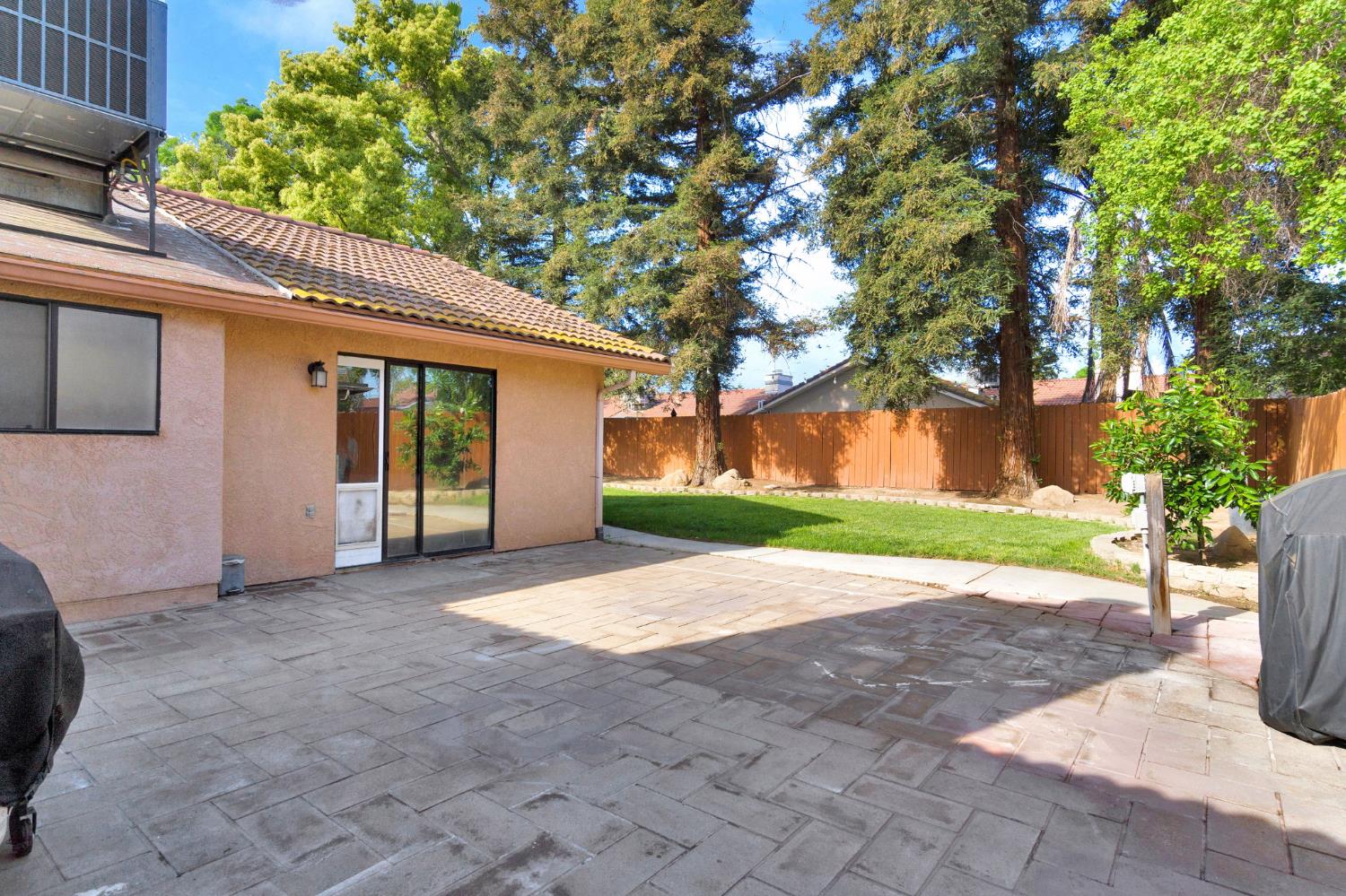 6241 N Lodi Avenue