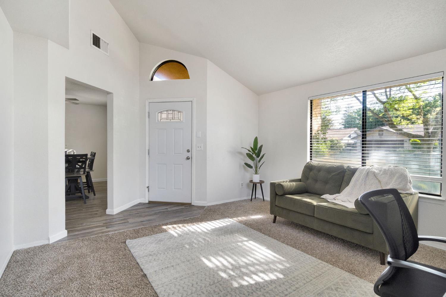 6241 N Lodi Avenue