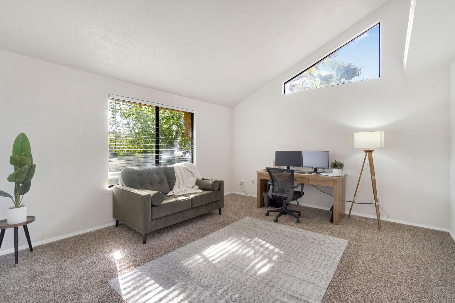 6241 N Lodi Avenue