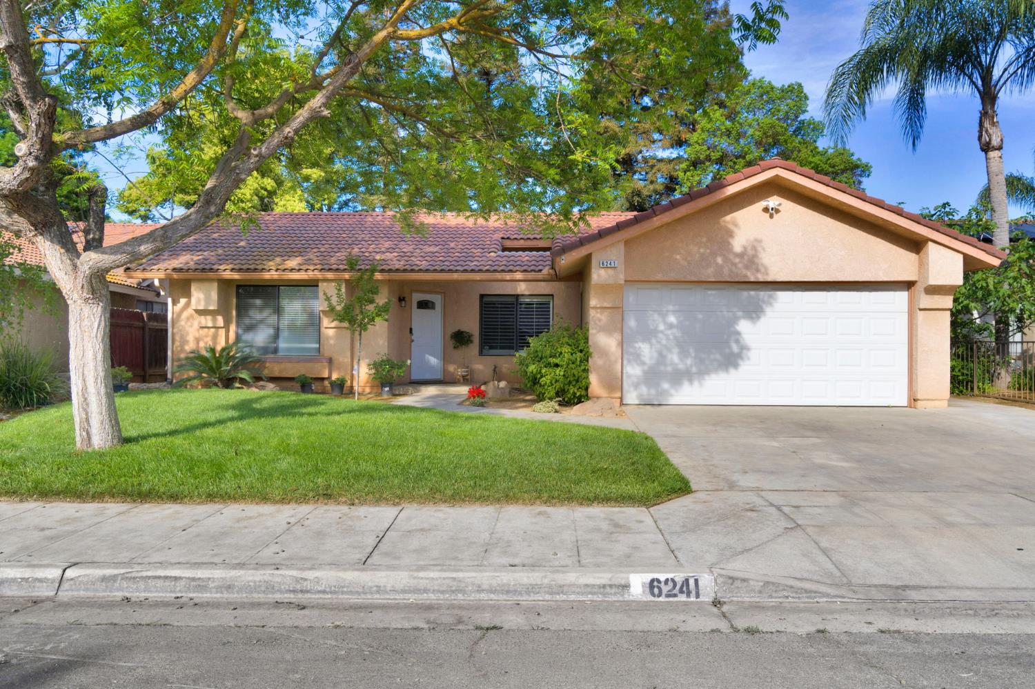 6241 N Lodi Avenue