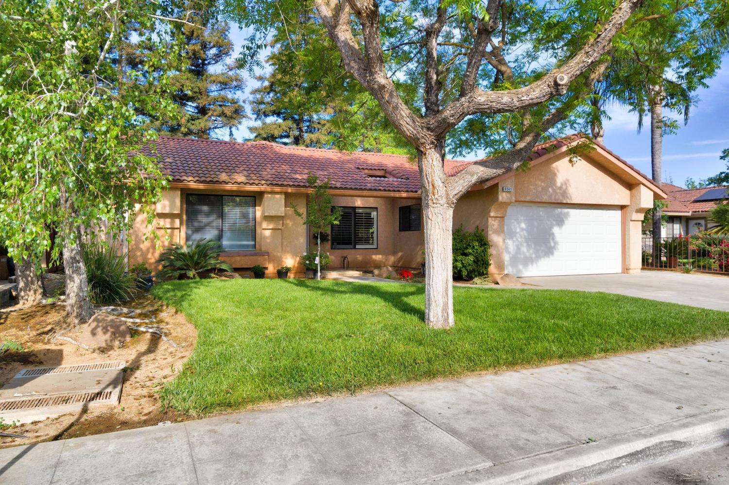 6241 N Lodi Avenue