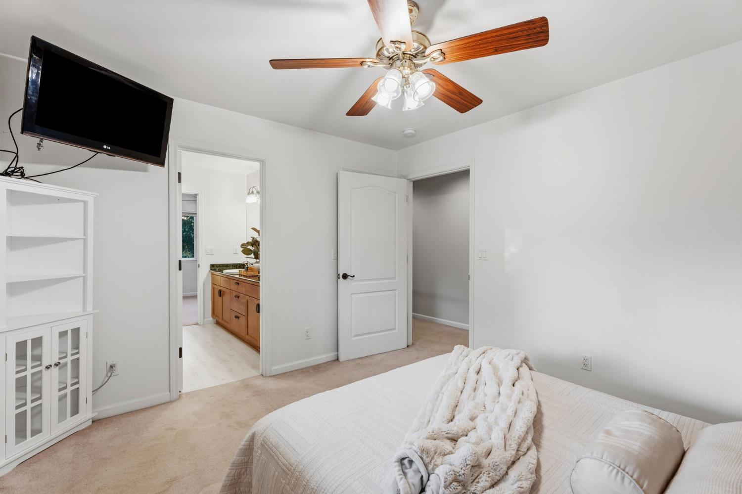 45012 Mockingbird Lane