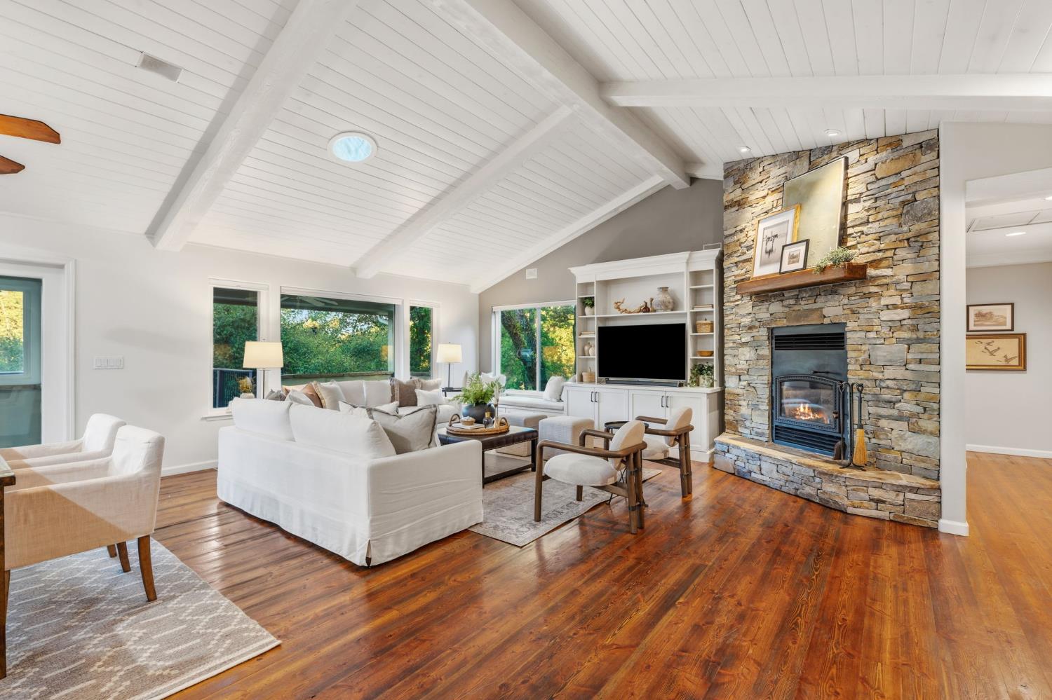 45012 Mockingbird Lane